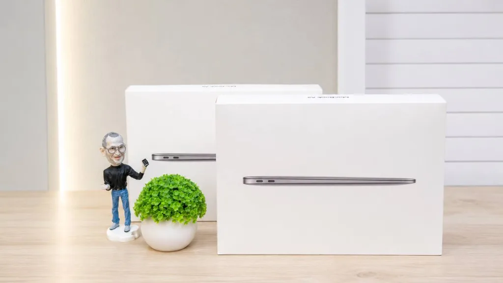 MacBook Air в магазине «Сотовик» (Омск): стиль, лёгкость и мощность в одном устройстве